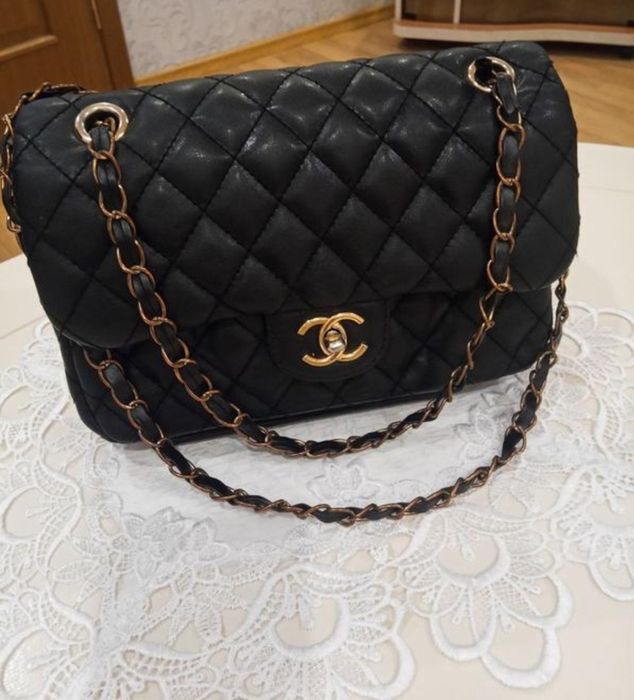 Сумочка від CHANEL