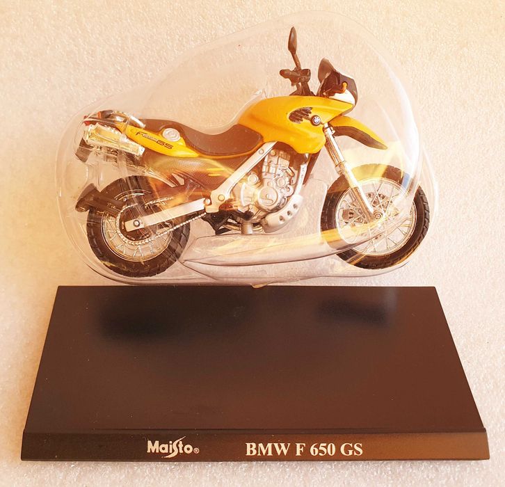 Antiga Miniatura 1/18 ~ "BMW F 650 GS" ~ Maisto
