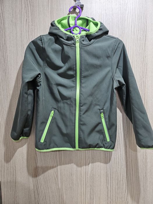 (1255) Kurtka jesienna typu softshell r.128 Yfk