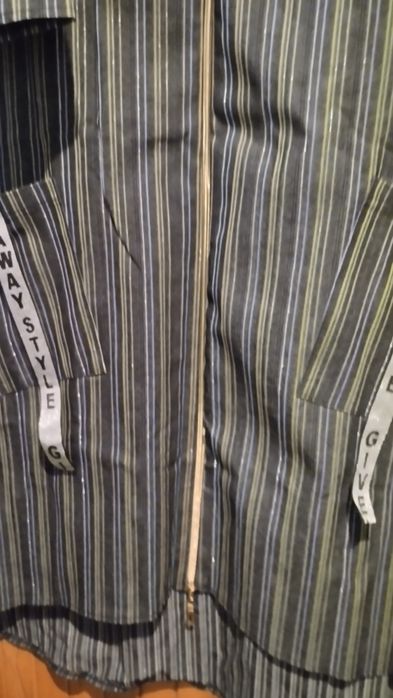 Продам літній плащ.