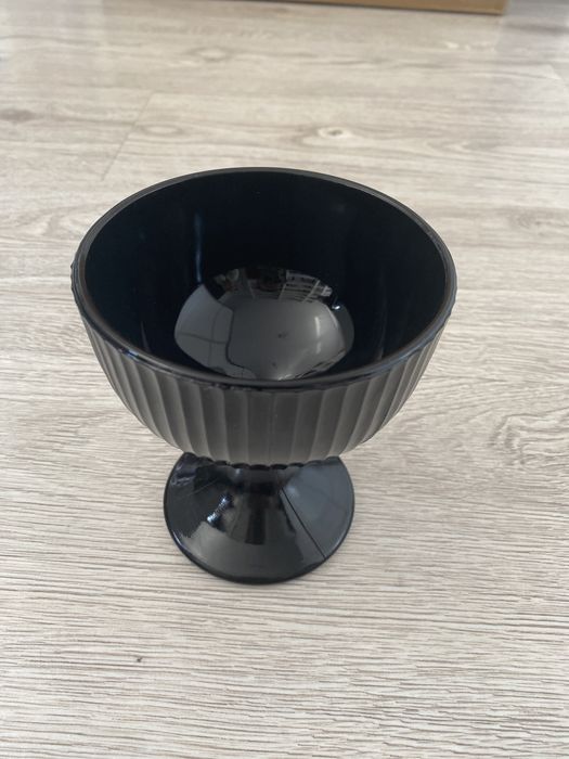 Serwis kawowy czarny z porcelany