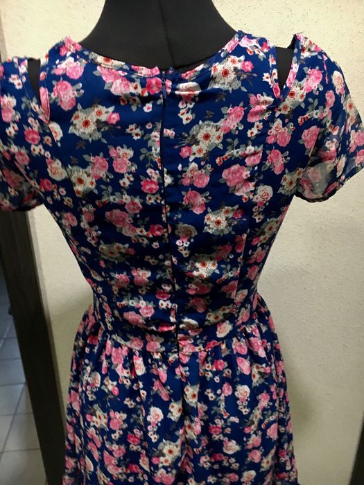 Sukienka w kwiatki