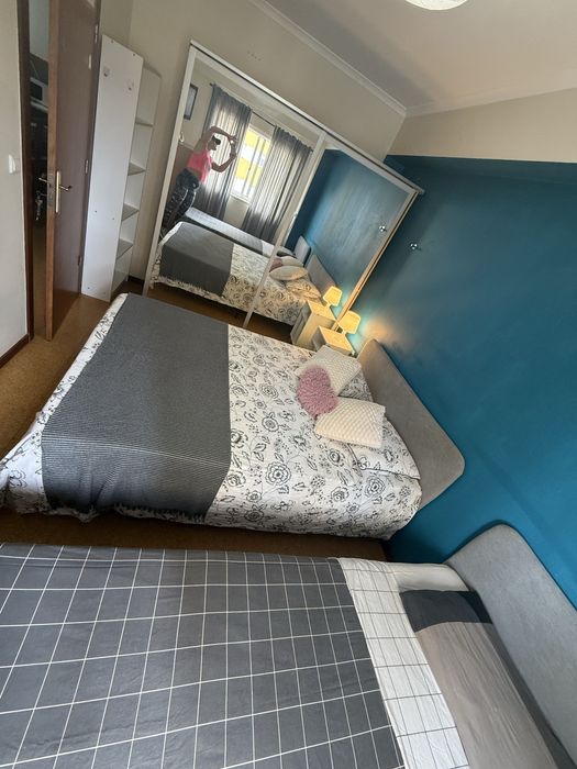 Quarto aconchegante casal c/s filho em zona calma em Penha de França