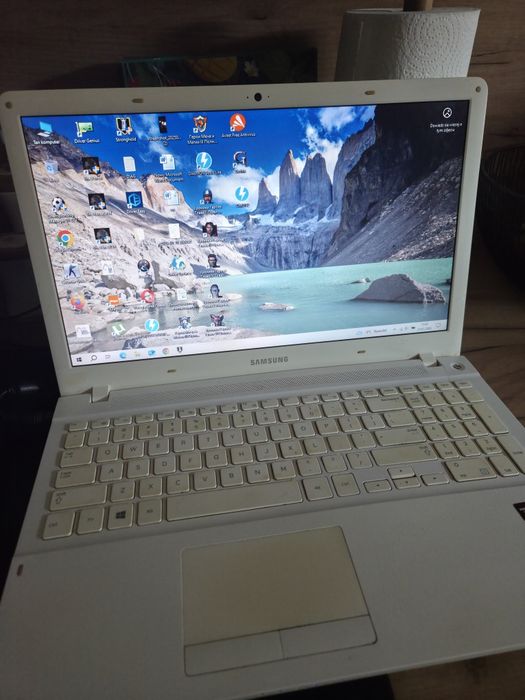 2 laptopy samsung hp