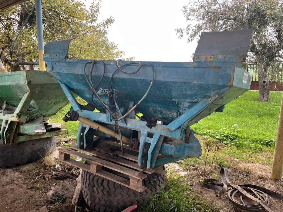 Розкидачі мінеральних добрив Amazone ZAM-18, 2008р