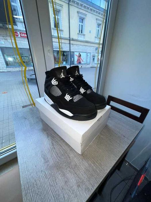 Jordan 4, czarne  .39