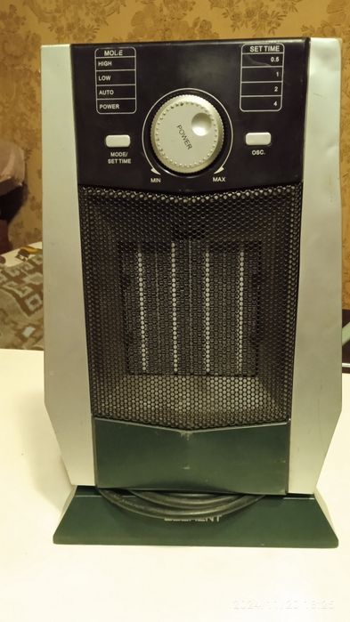 Продам керамический обогреватель.