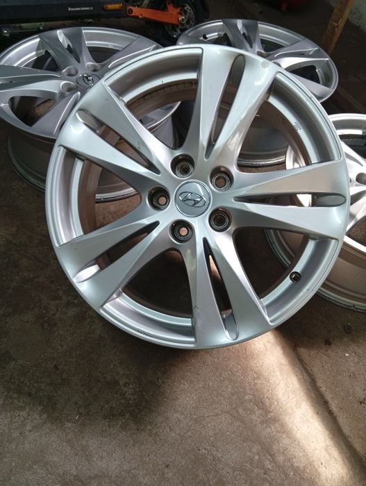 Felgi 18 5x114,3 Hyundai Santa fe Tucson Ix35  Kona Elantra
