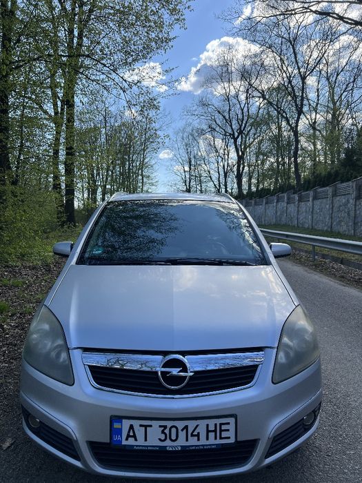 Продам Opel Zafira B