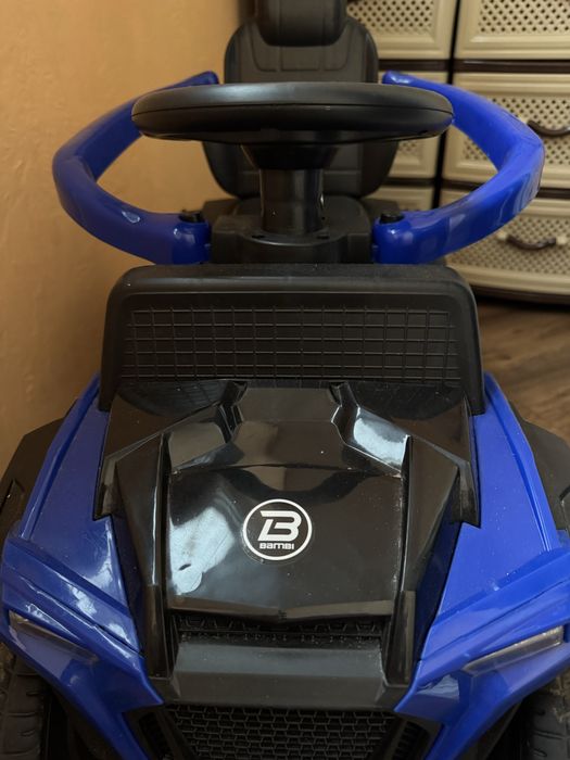 Машина толокар з батьківською ручкою