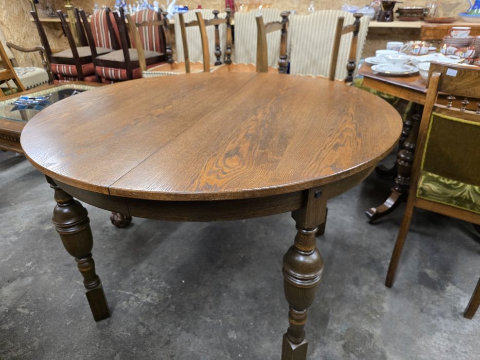 Stary okrągły rozkładany stół 115cm - 230cm