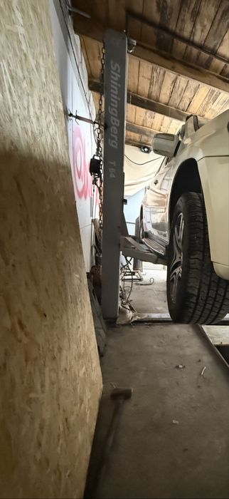 Гараж під СТО, 2 поверхи,підйомник 4т., ГК «Світанок»,Житомир