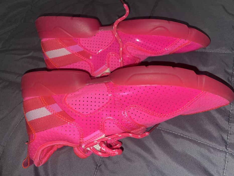 Кросівки жіночі рожеві