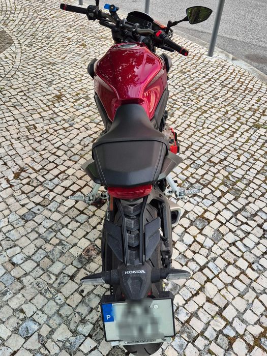 Honda CB 650 R de 2023 em estado imaculado!