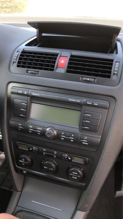 Магнітоли Columbus, Bolero, Swing для Skoda Octavia A5 A7 Passat B6 B7 B8