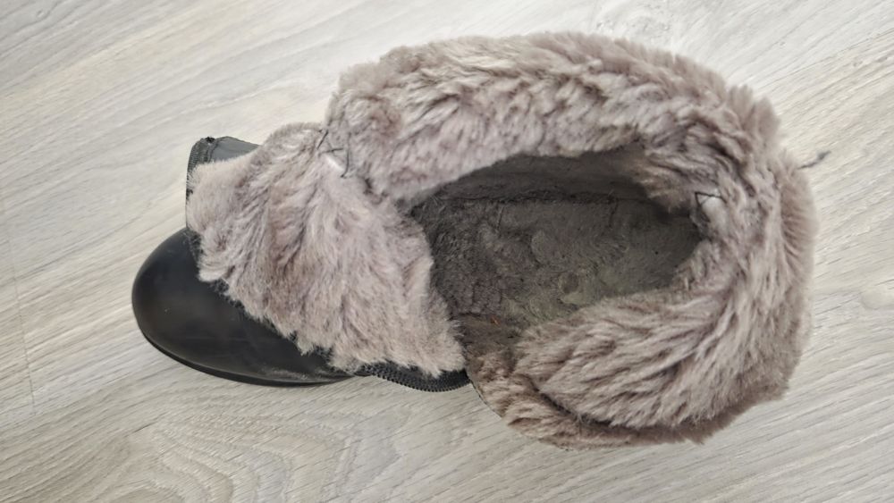 Продам зимове шкіряне взуття, р.37