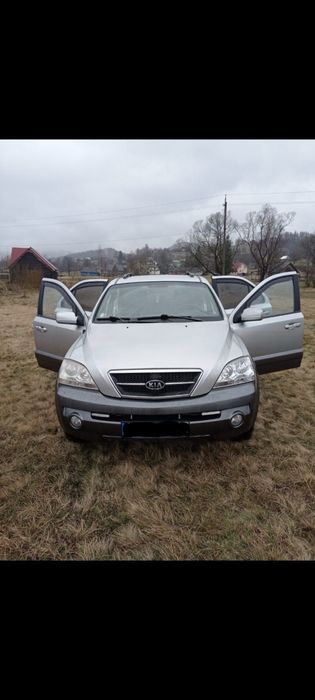 Продам Kia Sorento СТРОЧНО