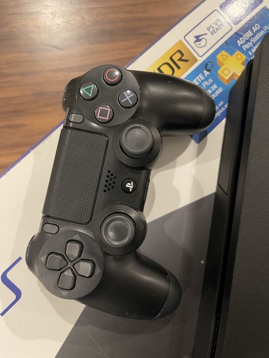 Playstation 4 500gb 2 comandos