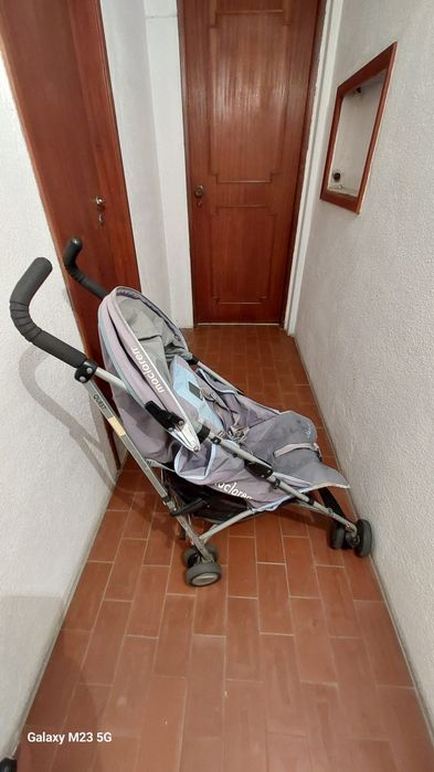 Carrinho bebé marca Maclaren