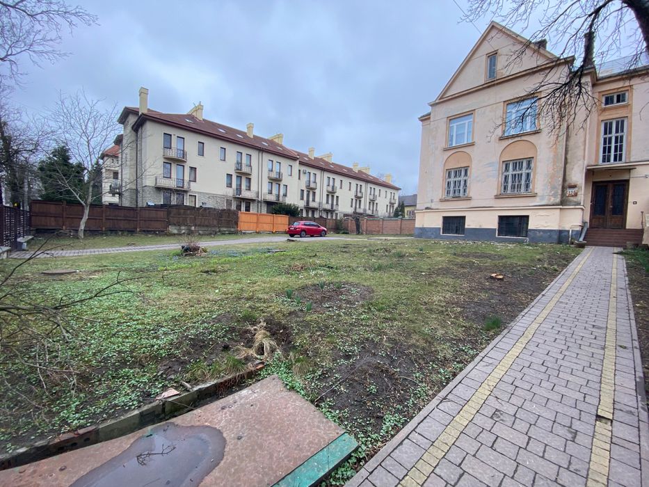 Продаж квартири в будинку по вул. Коновальця 120