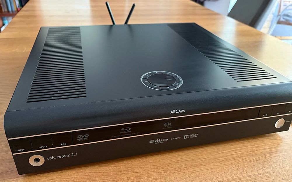 ARCAM Solo Movie 2.1 - amplituner all-in-one