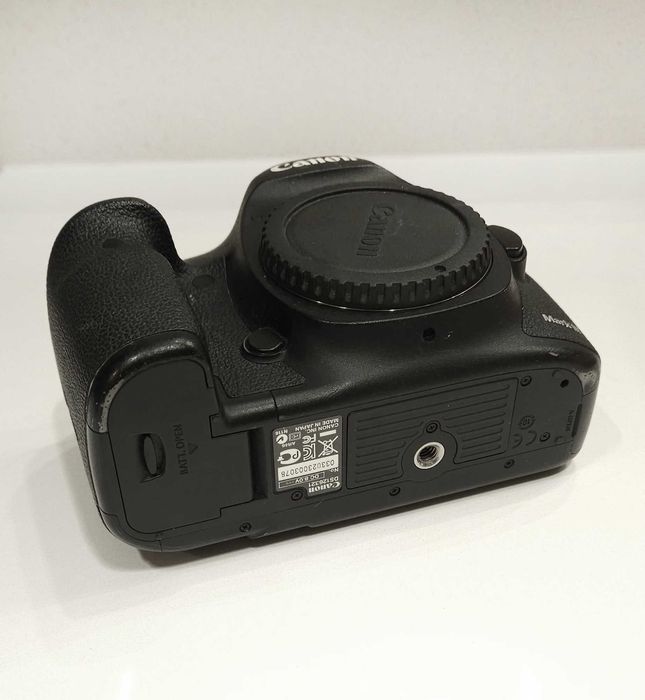Body Canon EOS 5D Mark III + akumulatory ładowarka karty pamięci pasek