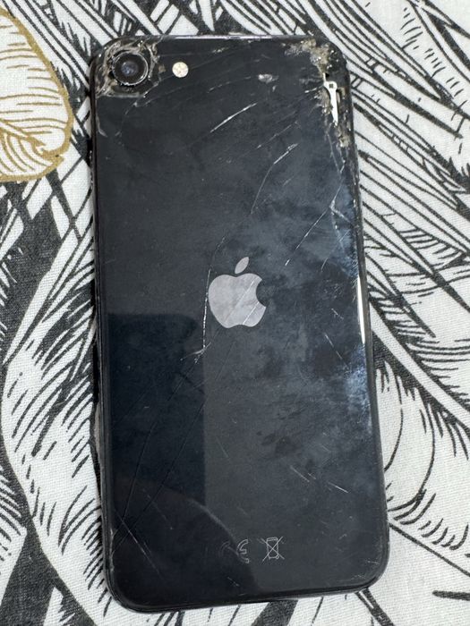 Apple iPhone SE 2022 (3.ª Geração) 128 GB Preto – Funcional