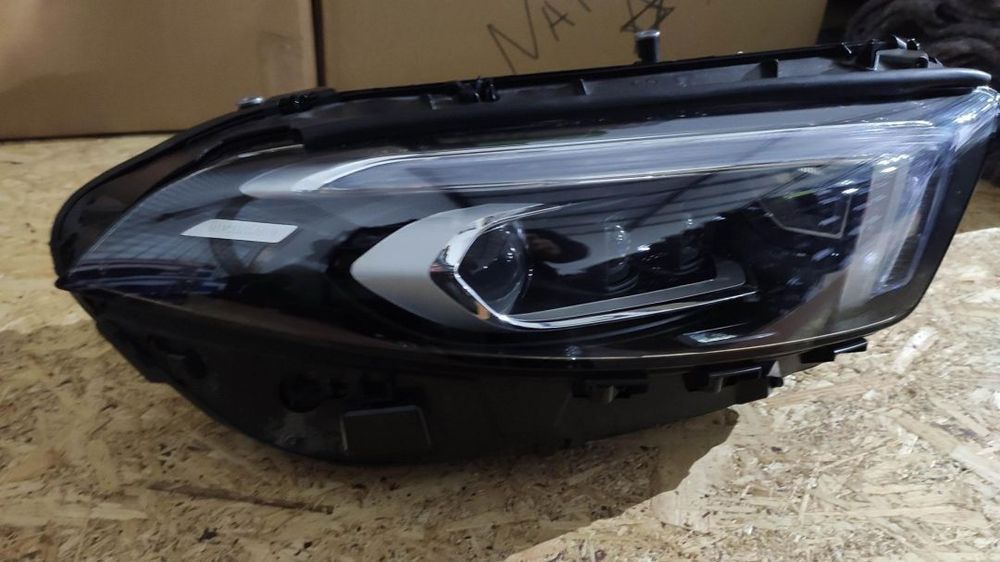 farol direito Full Led Multibeam w177