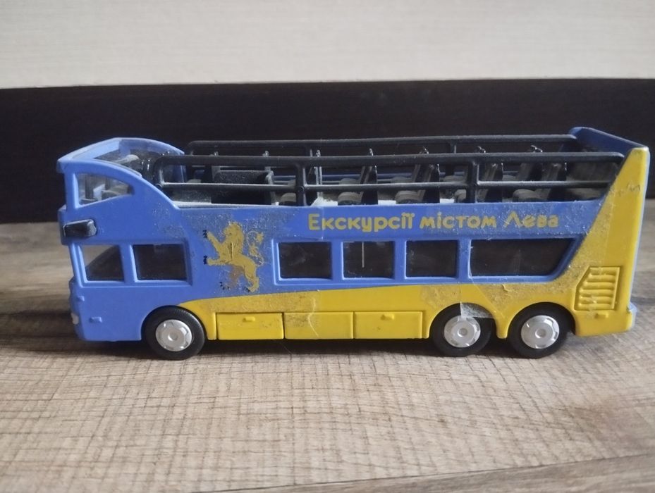 Продам дитячий Автобус в гарному стані.