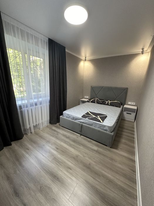 Шикарна двушка! Центр міста! Паркова!