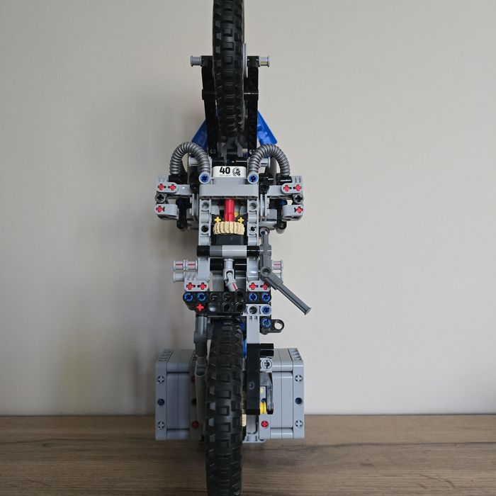 Lego technic 42063 BMW R1200 GS 40 lat LEGO