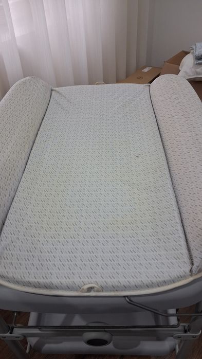 Banheira/muda fraldas chicco