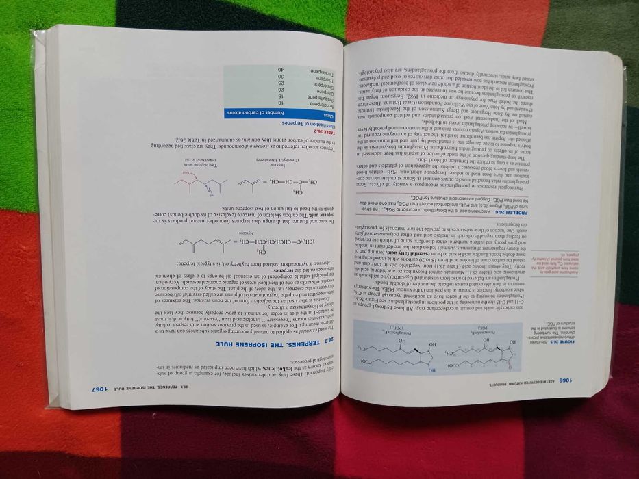 Livro Organic Chemistry, de Francis Carey.