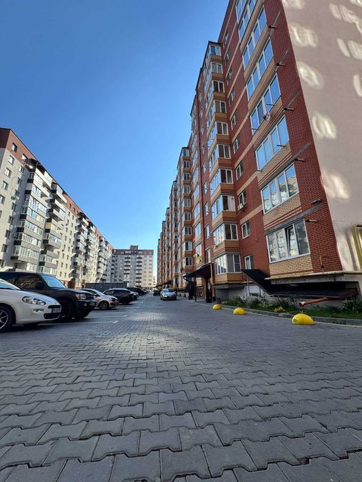 Сучасна простора 2к квартира в обжитій новобудові! Виставка!