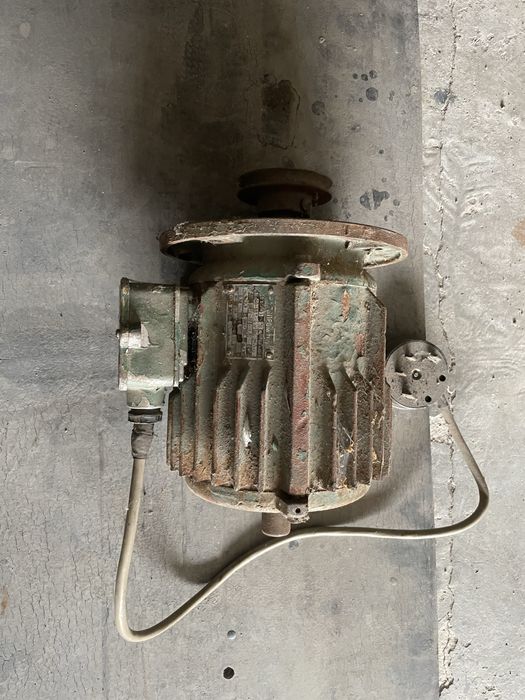 Продам электро двигатель