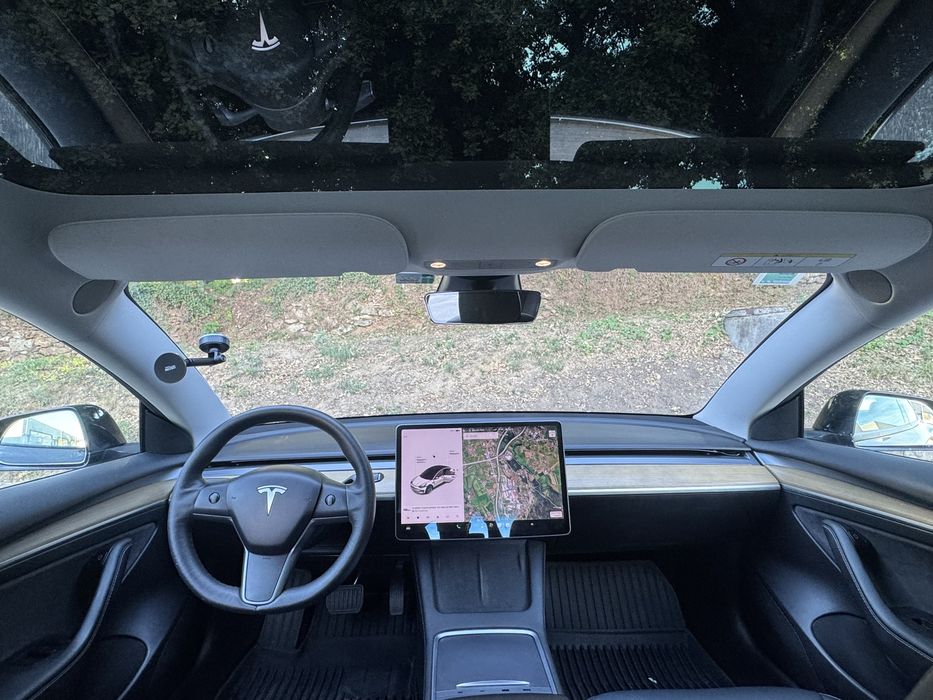 Tesla Model 3 SR+