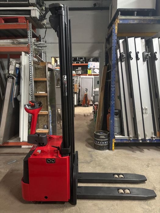 stacker LINDE L14