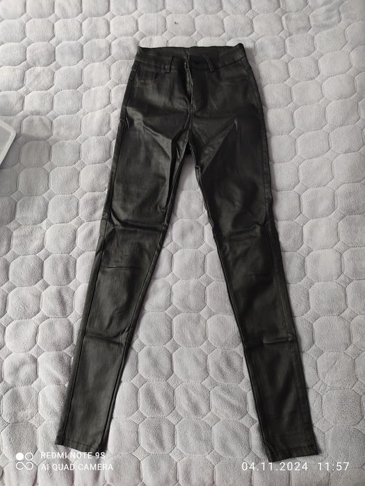 Продам джинсы черные