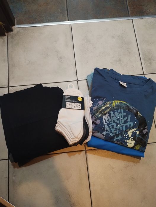 Koszulki i spodnie 8 zł