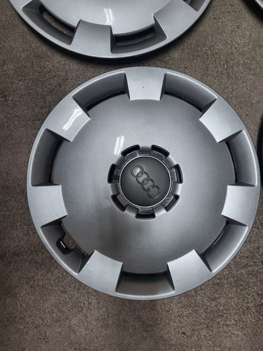 Oryginalne kołpaki do Audi 8P0.601.147 A