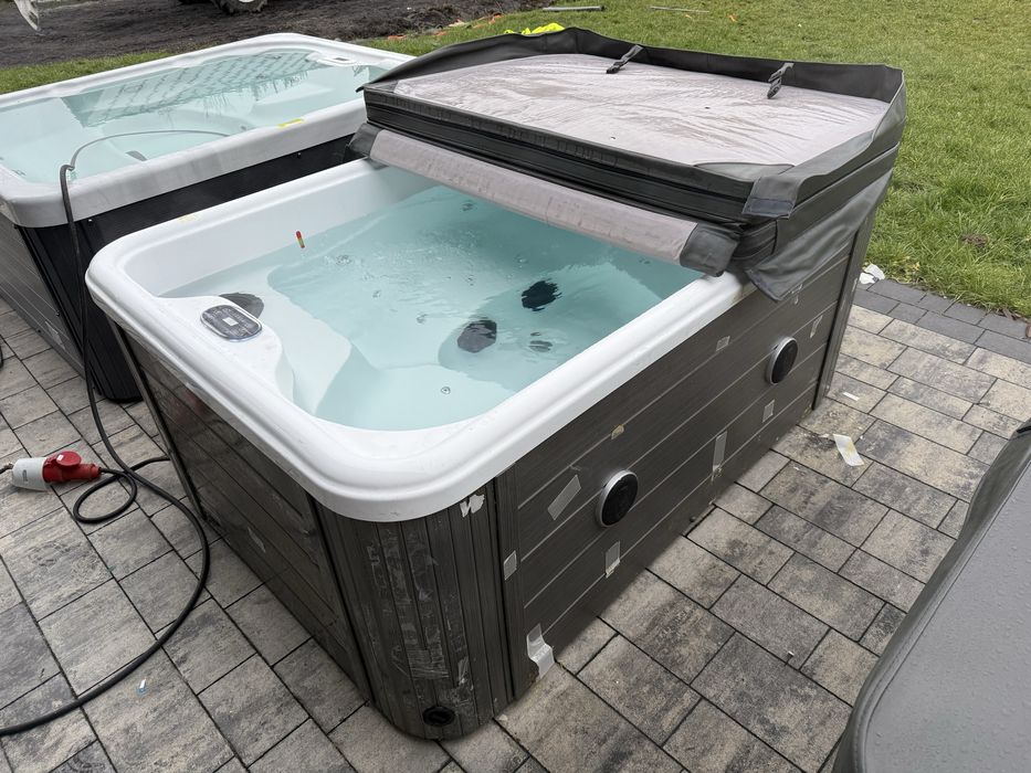 Jacuzzi zewnetrzne całoroczne 3 osobowe bluetooth muzyka