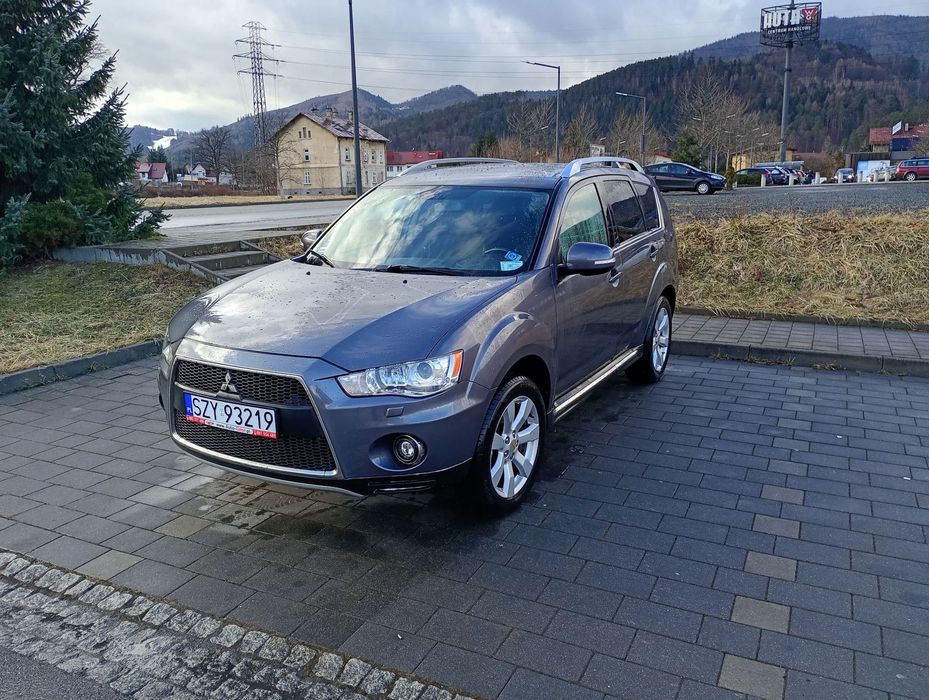 Mitsubishi Outlander MITSUBISHI OUTLANDER 2.0 DI-D 4WD, nowe opony, super stan