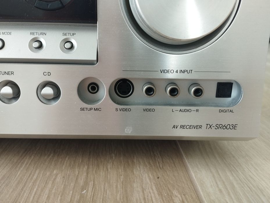 Amplituner Onkyo