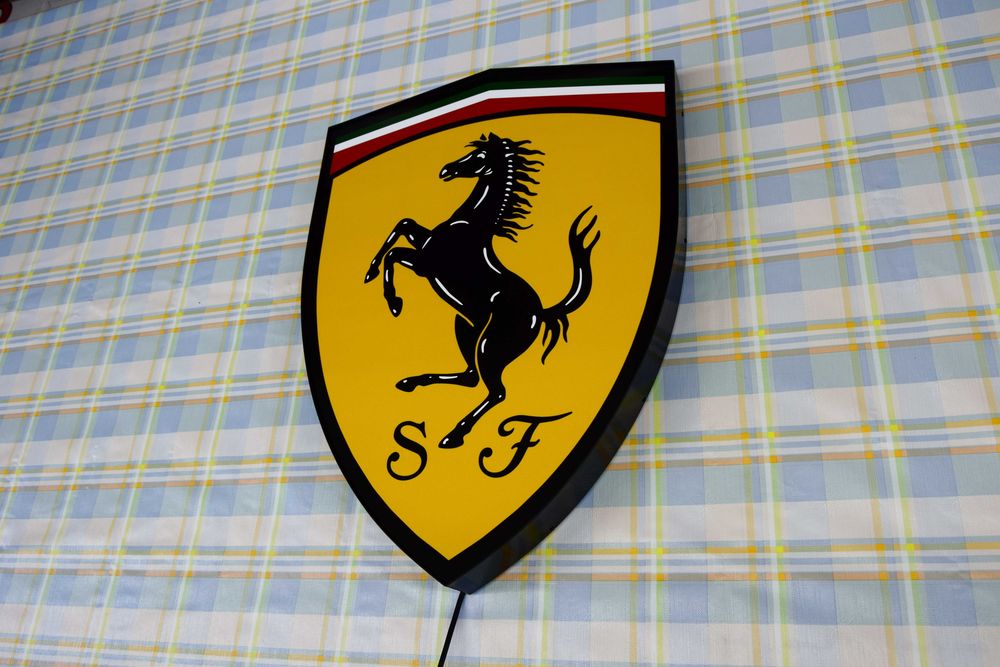 LED Neon FERRARI, Świecące Logo 3D, Baner, Kaseton, PRODUCENT Katowice ...