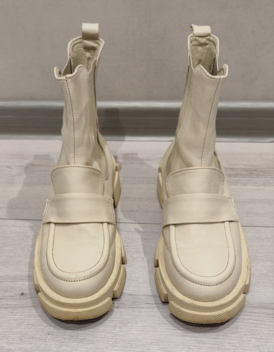 Шкіряні Челсі демісезон молочного кольору