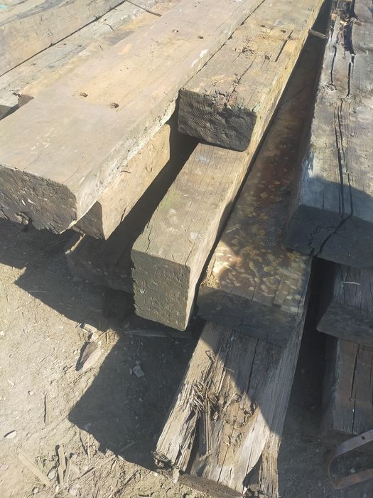 Kolejowe, Drewniane Belki Na Murki Oporowe, Ścieżki, Palisady