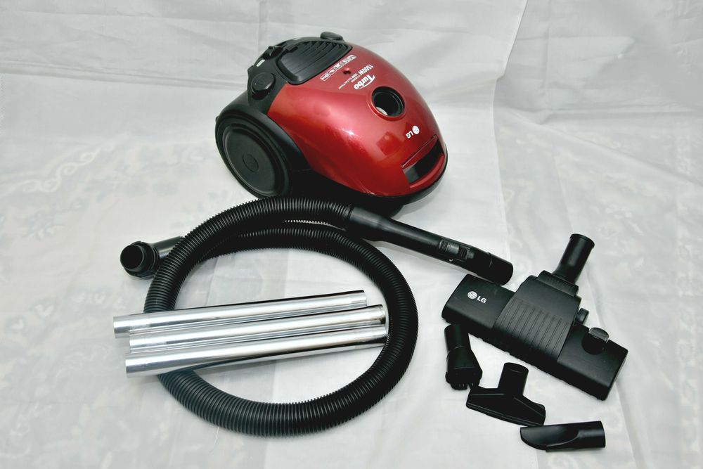 Пилосос  LG  V - C3E55SD