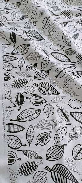 Grande colcha de linho. Tecido linho e pequena toalha de mesa bordada.