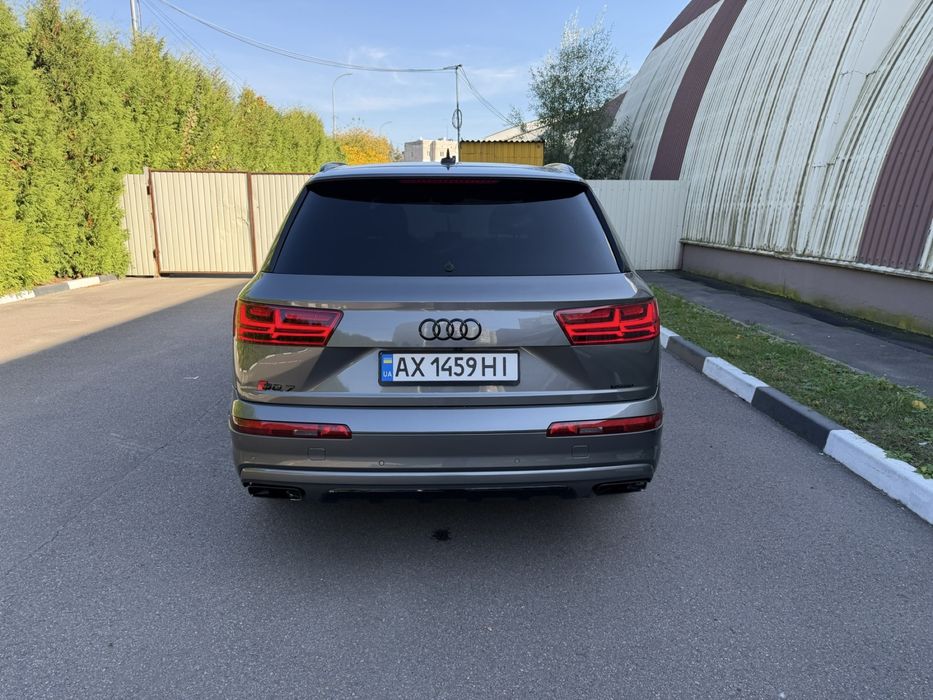 продам авто Audi Q7