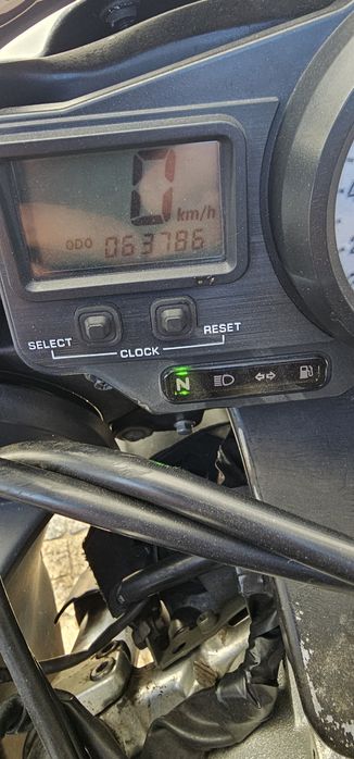 Vendo yamaha r6 2001 a precisar de sintonizar carboradores